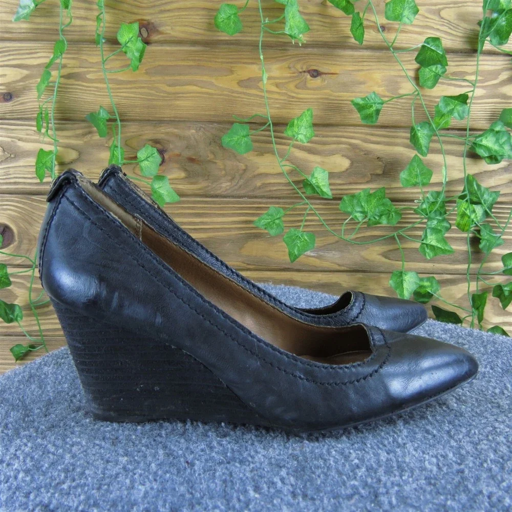 Calvin Klein Jeans‎ Women's Barbie Pump Black Leather Pump 8.5 Gently Used 2025